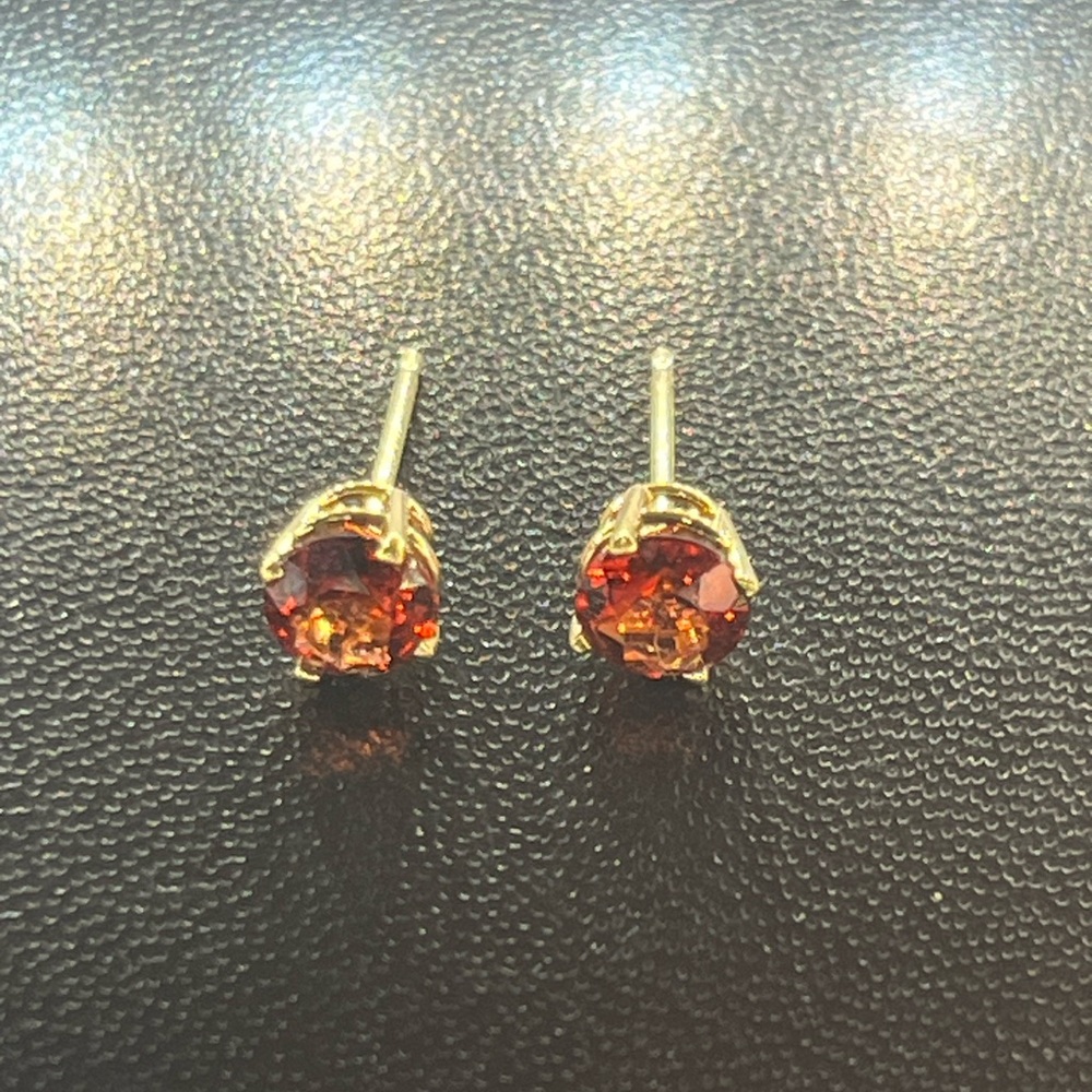 14k yellow gold red stone solitaire stud earrings 4 prong - Picture 12 of 16